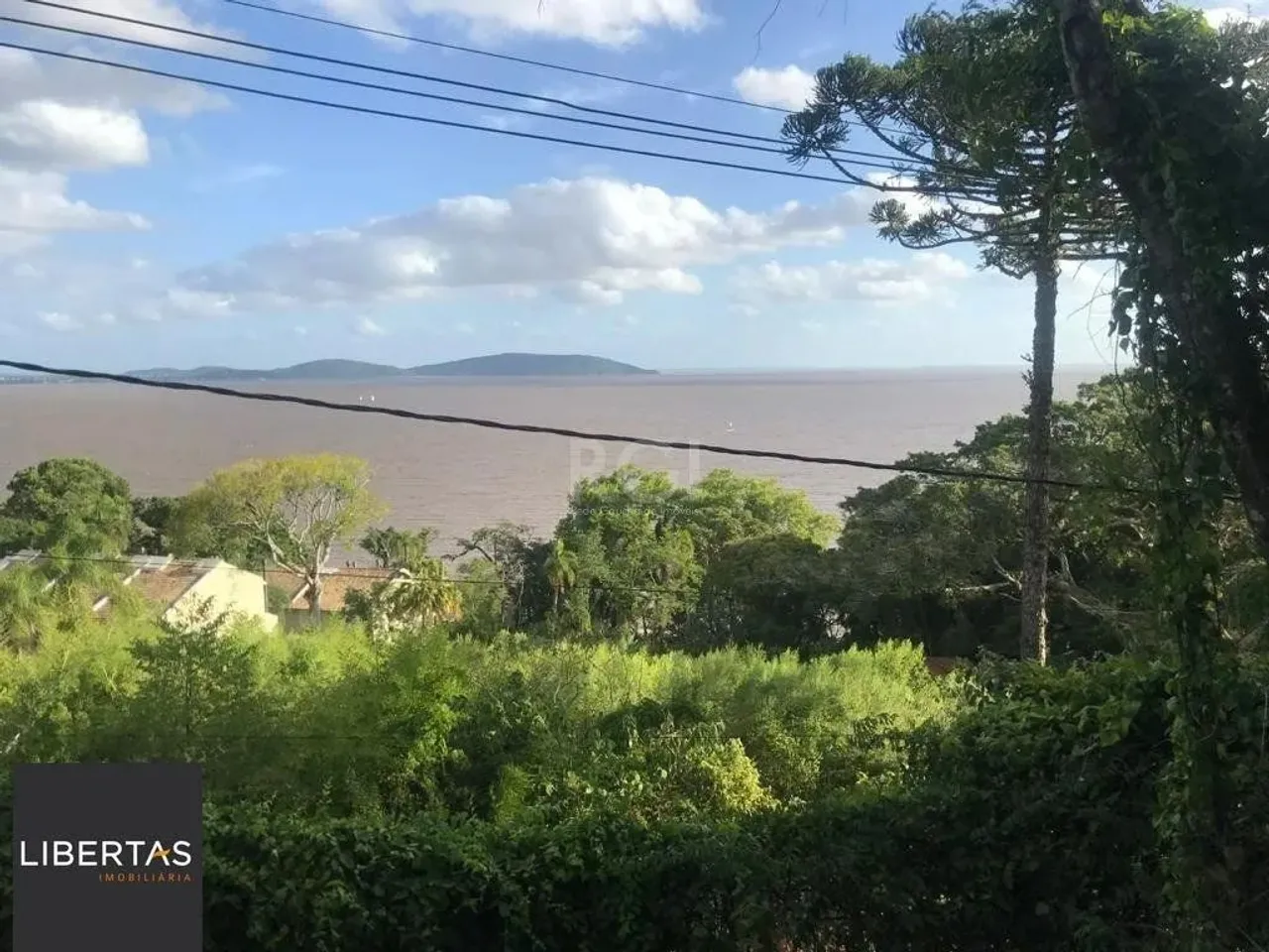 Terreno com área de 747m²