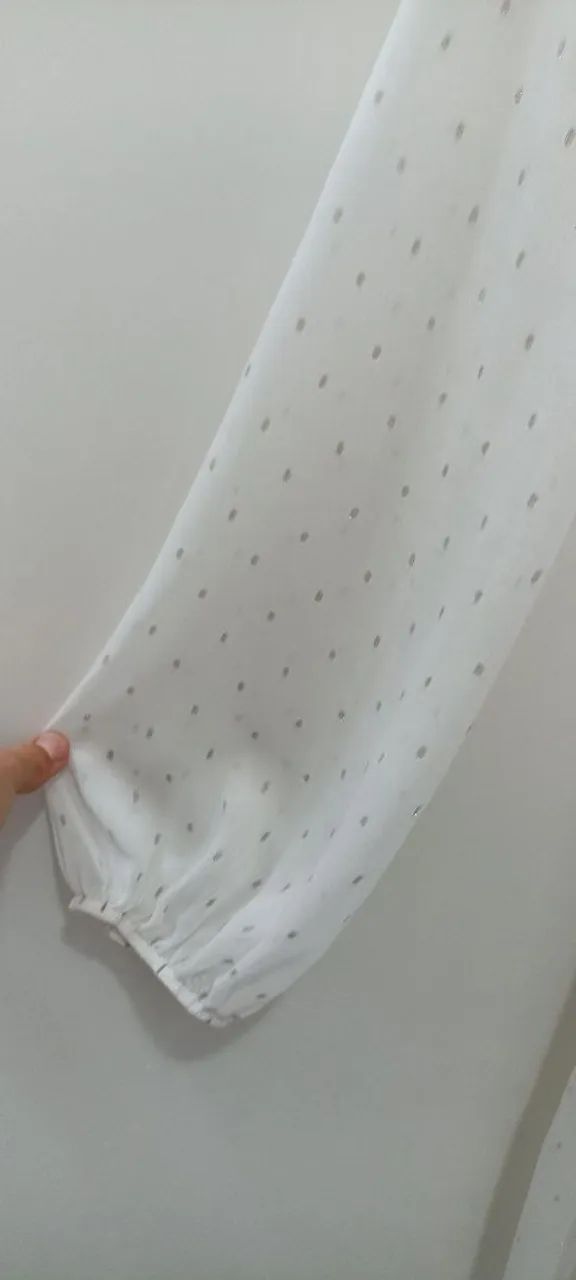 Vestido Branco Elegante com Detalhes - Foto 4