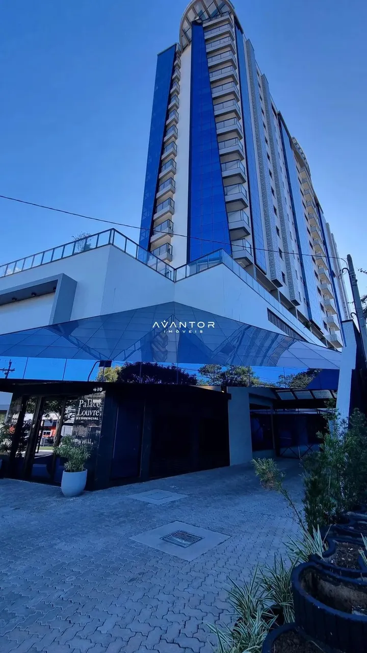 Apartamento com 3 suítes, no Palace Louvre Residencial, no bairro Medianeira