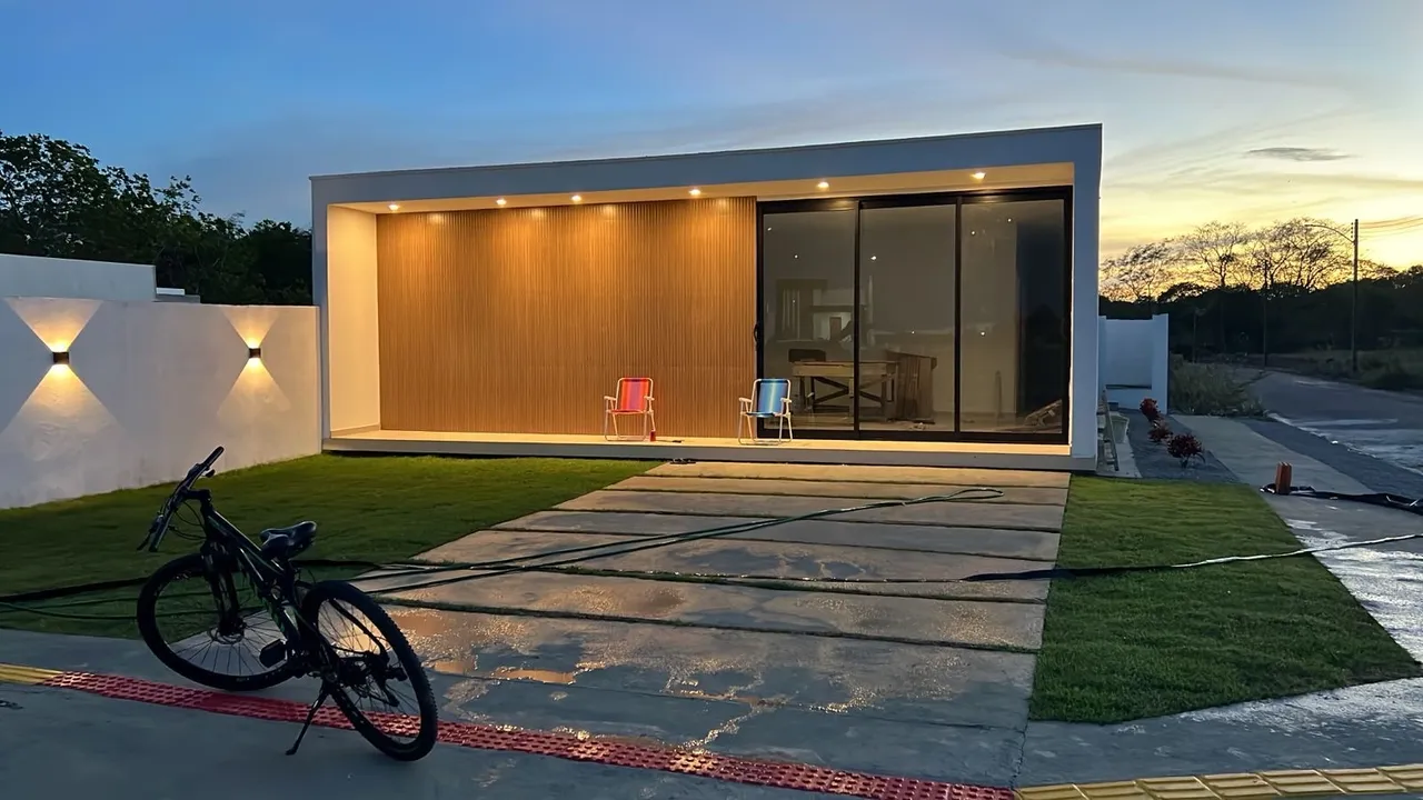 Venda de casa moderna em condomínio fechado