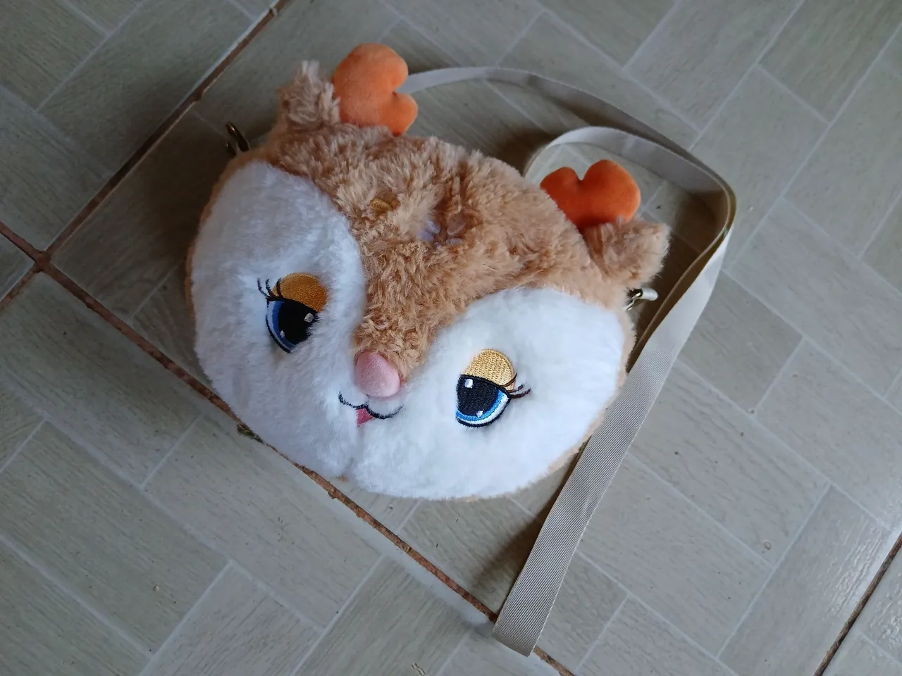 Bolsa de Ombro Fofa de Pelúcia