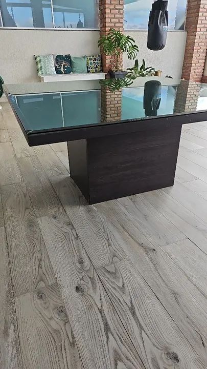 Mesa de Jantar em Madeira com Tampo de Vidro - Foto 4