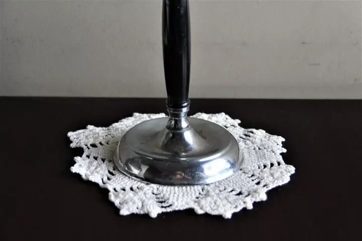 Toalheiro Sacerdotal ( Metal e Madeira ) - Ouro Preto Anos 40 - Foto 2