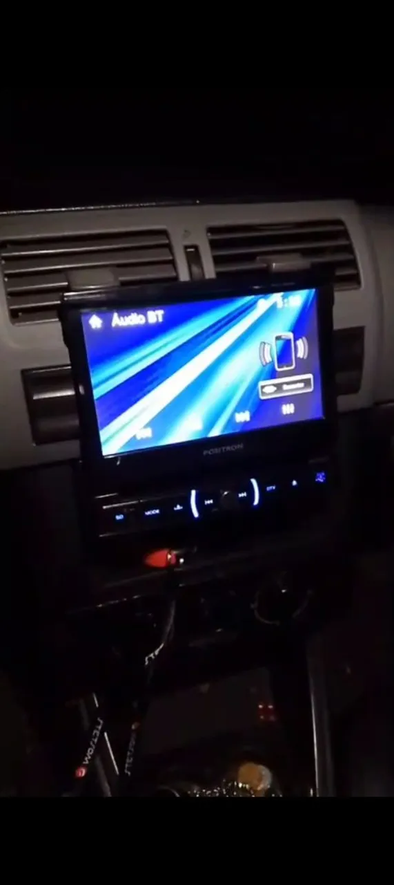 Som e multimídia para carro