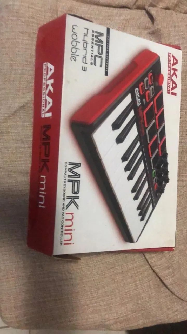 Akai MPK Mini - Teclado e controlador de pads