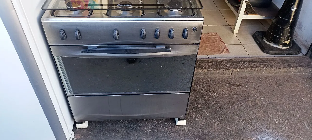 Fogão Esmaltec 4 bocas com forno