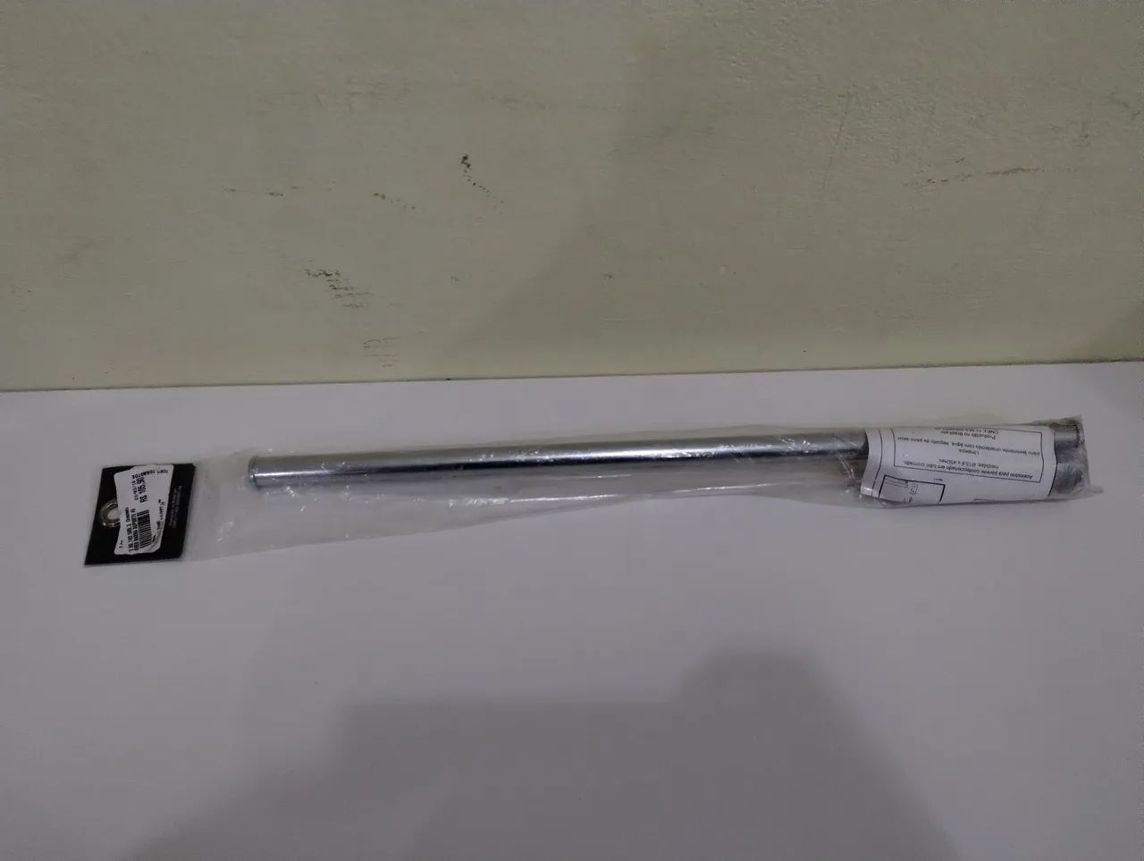 Barra suporte de metal cromado para toalha 45 cm - Foto 6