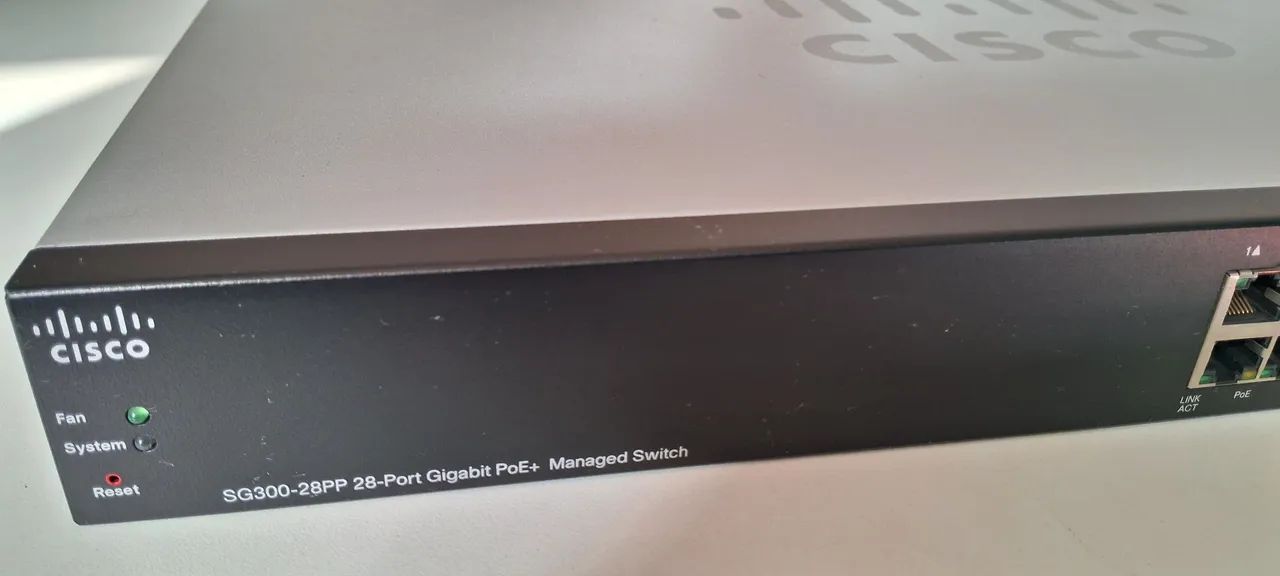 Switch Cisco SG300-28PP 28 Portas Gigabit PoE+ - Foto 3