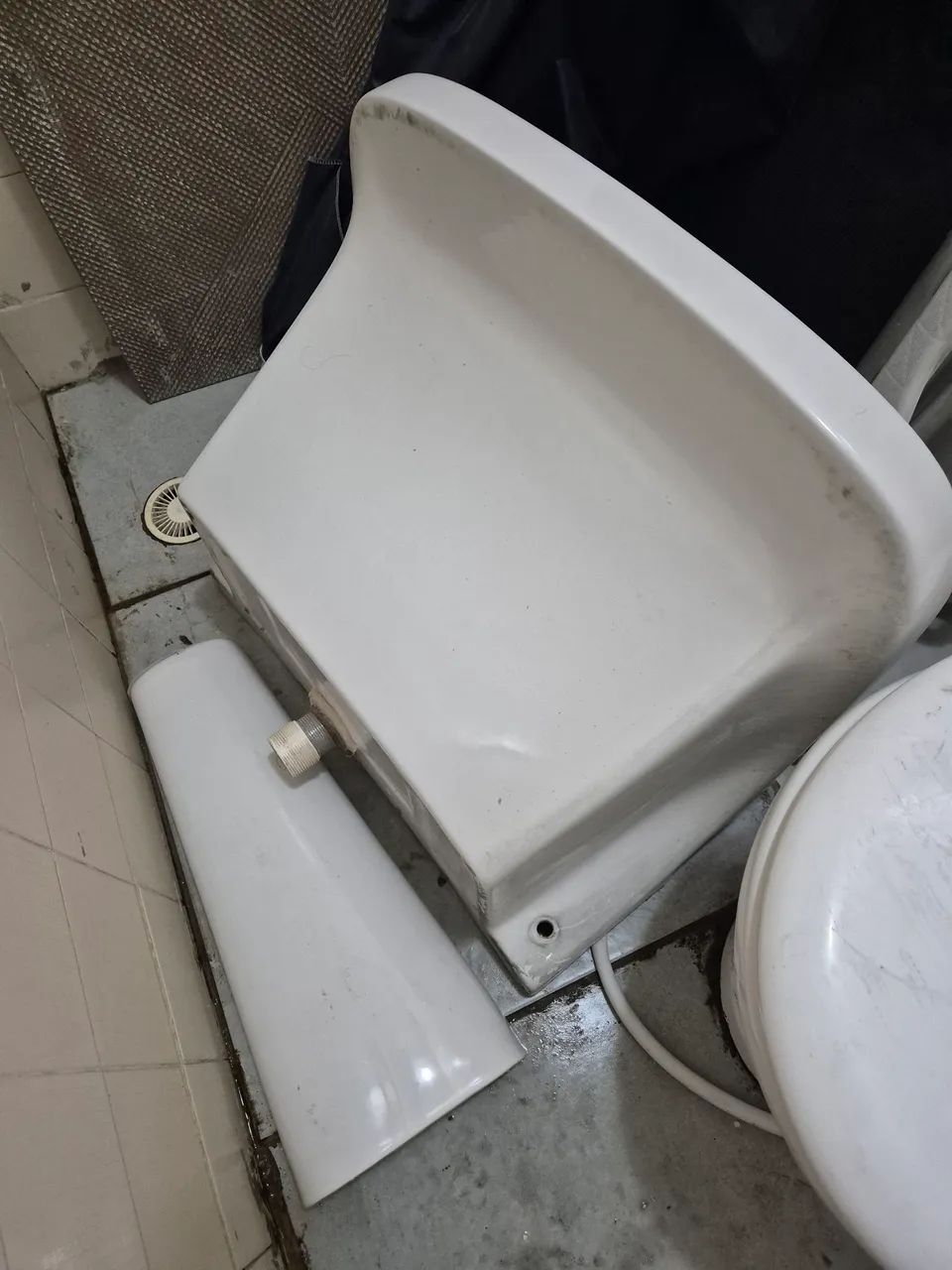 Tanque com suporte 64717309345283120