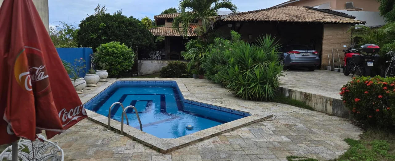 Linda casa com ares de chácara no Feitosa
