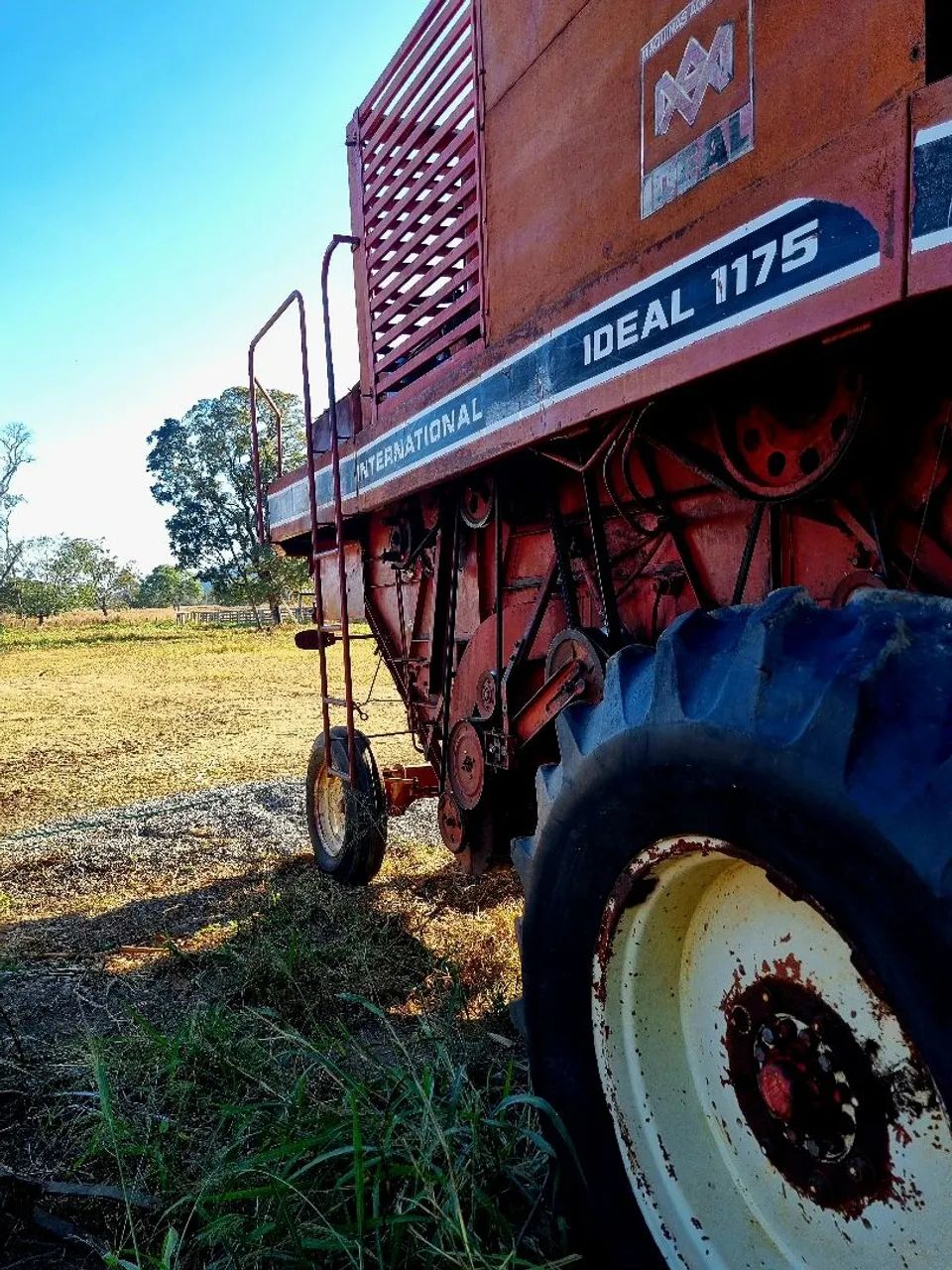Colheitadeira Ideal 1175