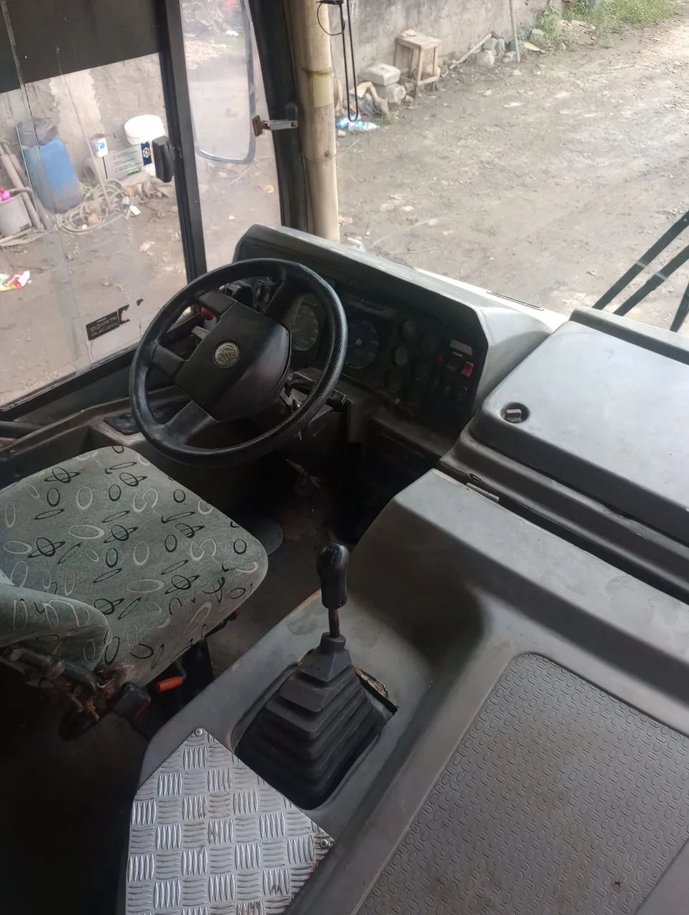 Ônibus motor dianteiro 2011 com ar  - Foto 2