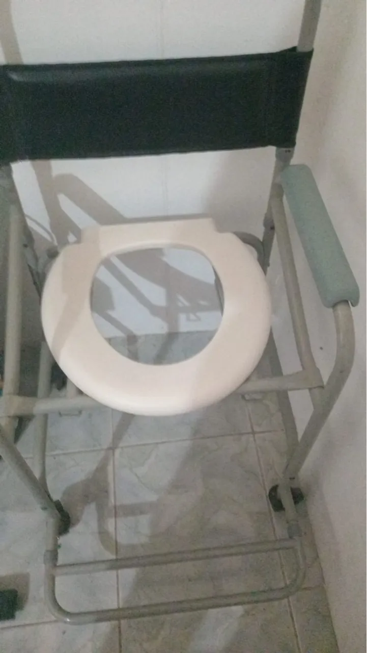 Cadeira de Banho com Apoio para Braços
