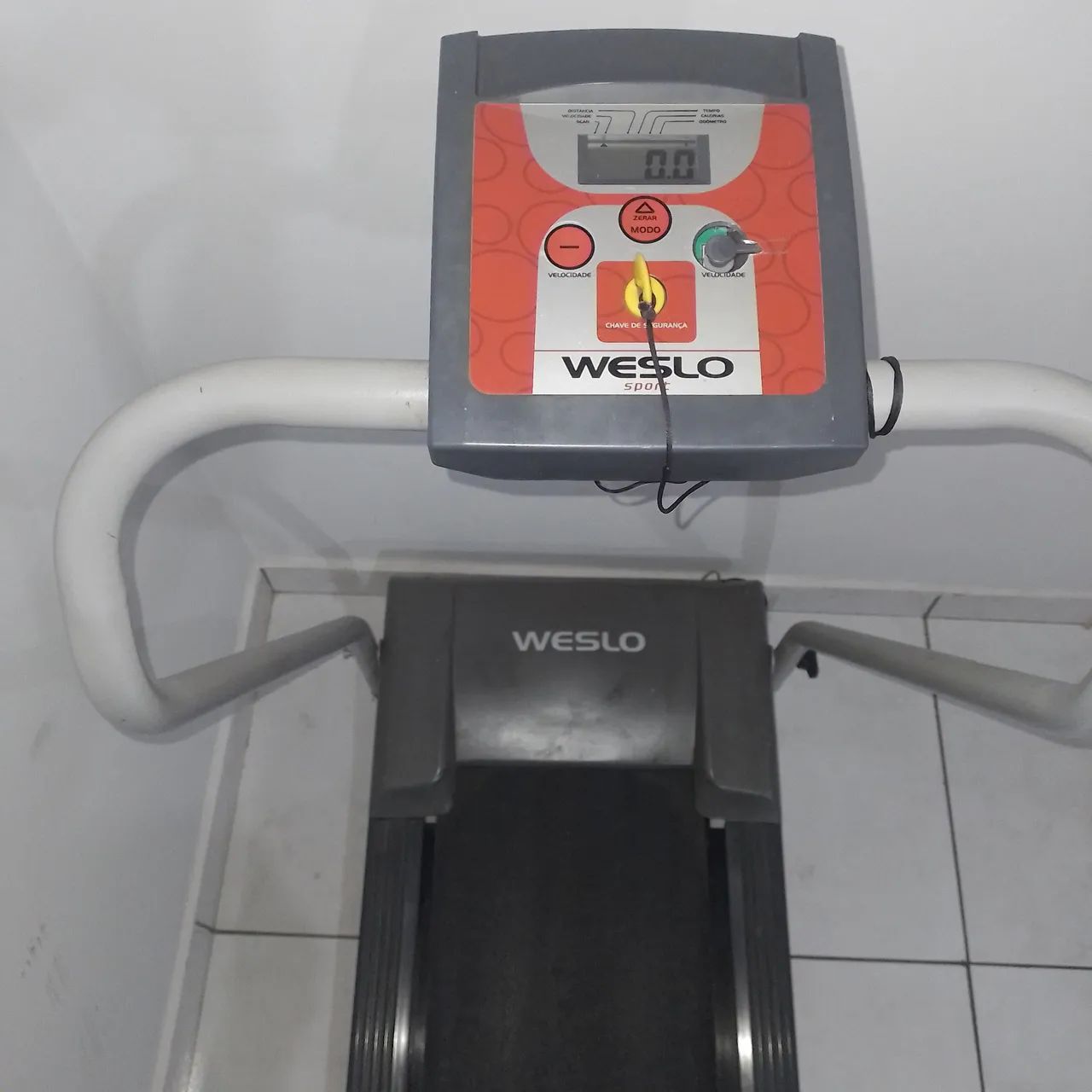 Esteira Weslo - Ideal para exercícios em casa - Foto 3