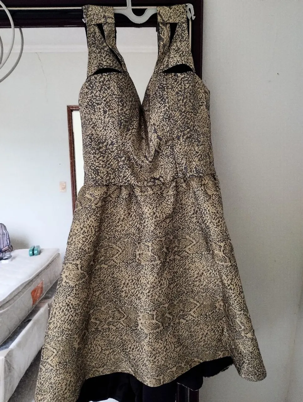 Vestido Dourado de Festa