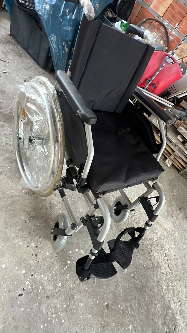 Cadeira de Rodas Nova64396936185603120