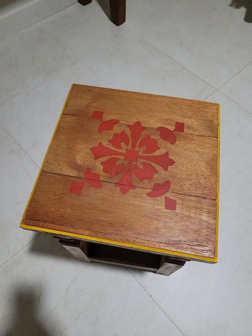Mesa de Apoio Rústica em Madeira Maciça de Demolição - Foto 5