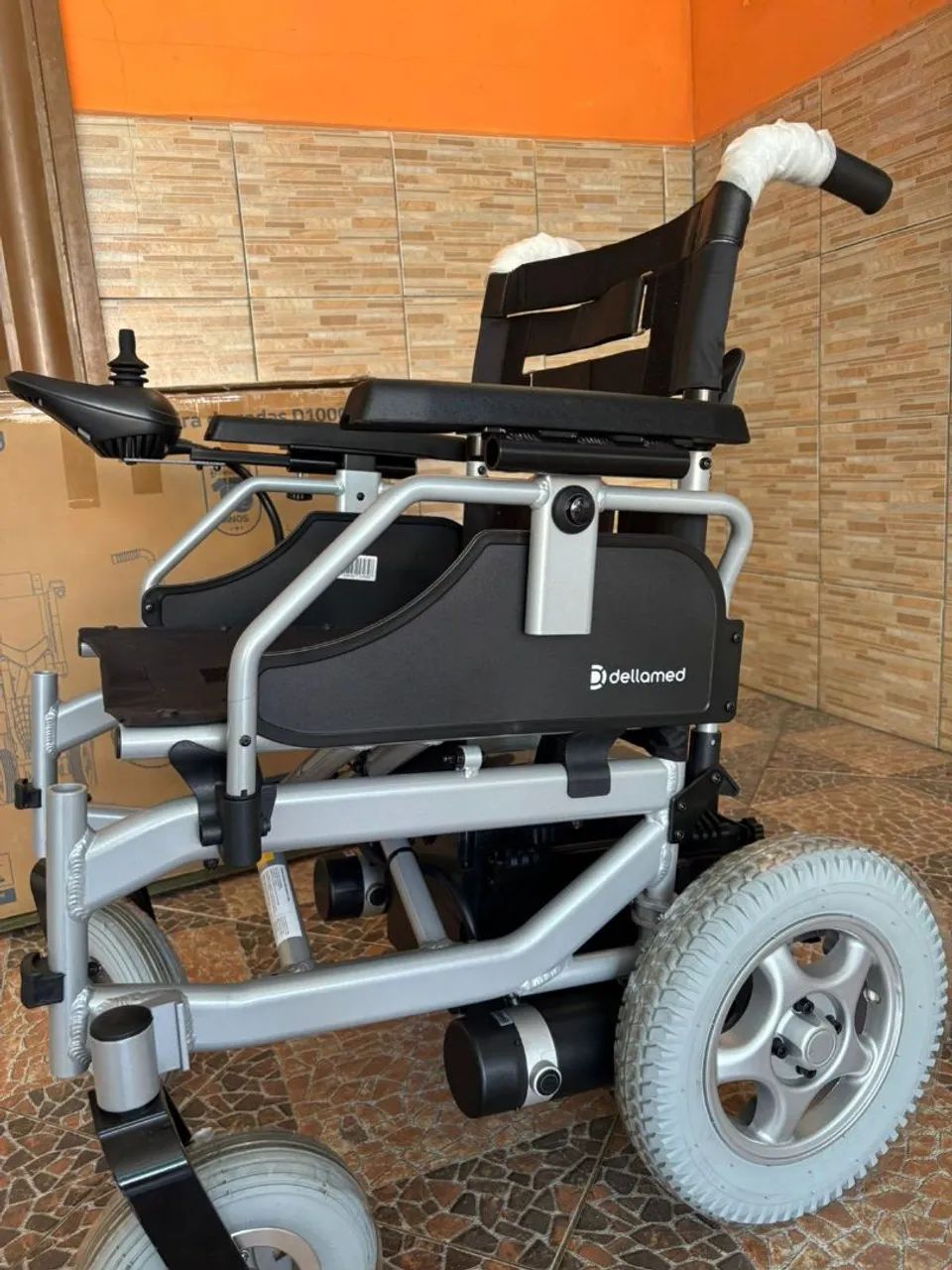 Cadeira de Rodas Elétrica Dellamed