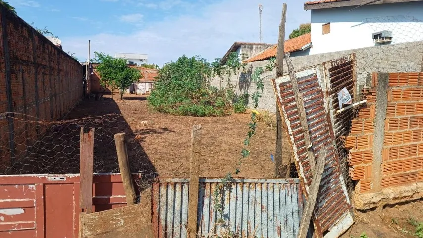 Terreno de 400m² em Sabino