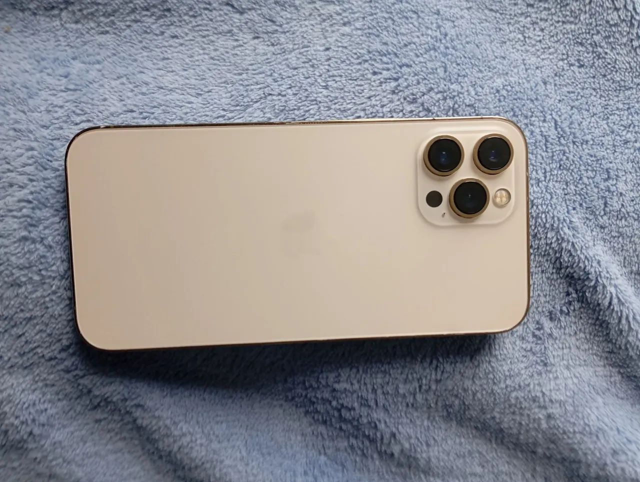 iPhone 12 pro Max 256gb dourado - Celulares e Smartphones