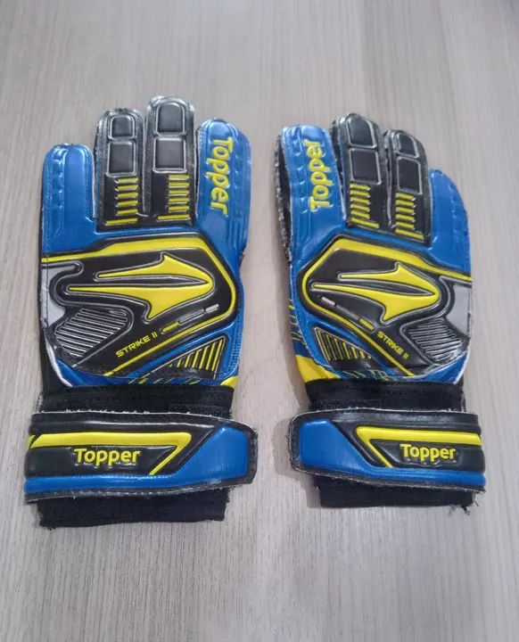 Luva de Goleiro Topper