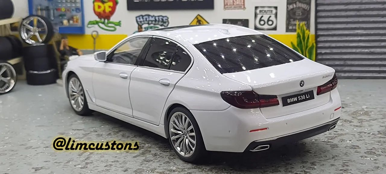 Miniatura 1:18 - BMW 530Li Branco pérola- sem cx - Foto 2