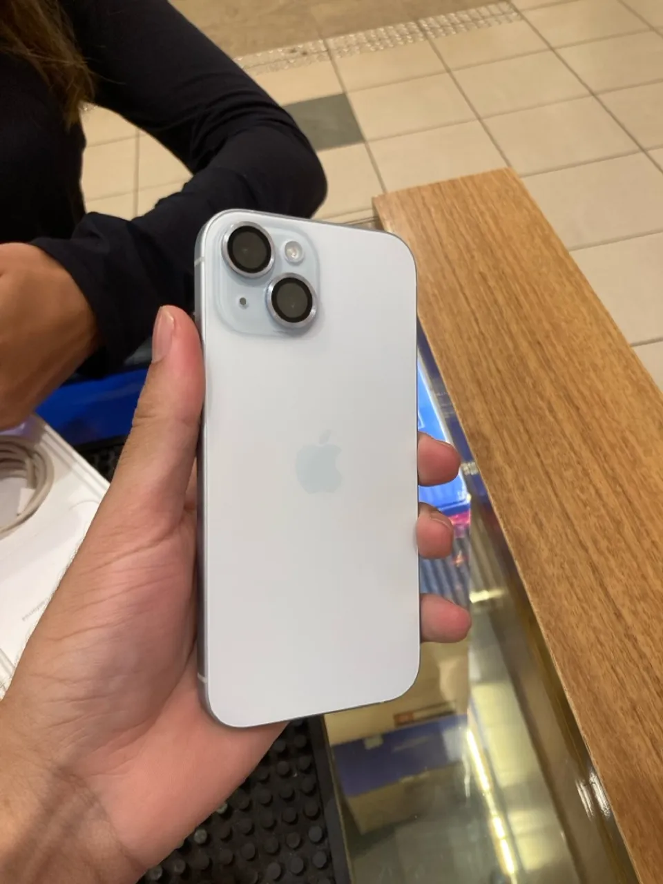 iPhone 15 Azul/Branco 128 96%