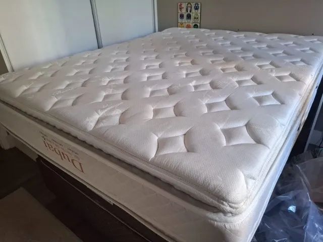 COLCHÃO  QUEEN SEMI NOVO