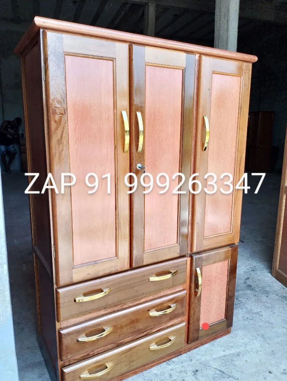 GUARDA ROUPA DE 3 PORTAS NOVO 
