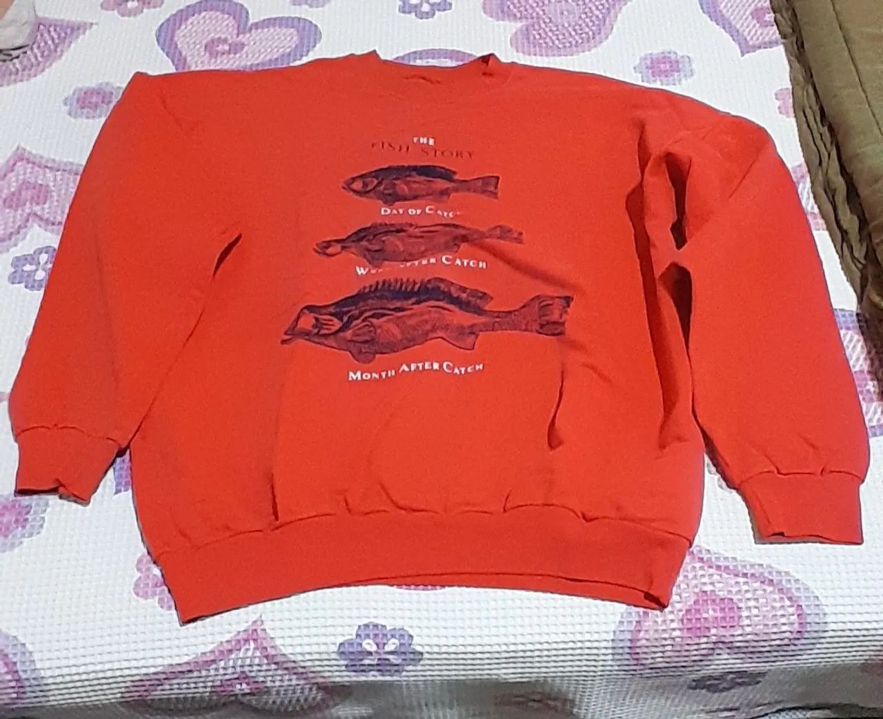 Moletom Vermelho com Estampa de Peixe TAM. M - Foto 2