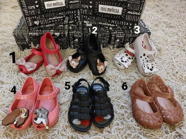 Calçados infantis (melissas e tênis). Lotes a partir de R$ 48