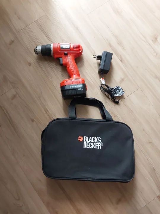 Parafusadeira/Furadeira Black & Decker 12V