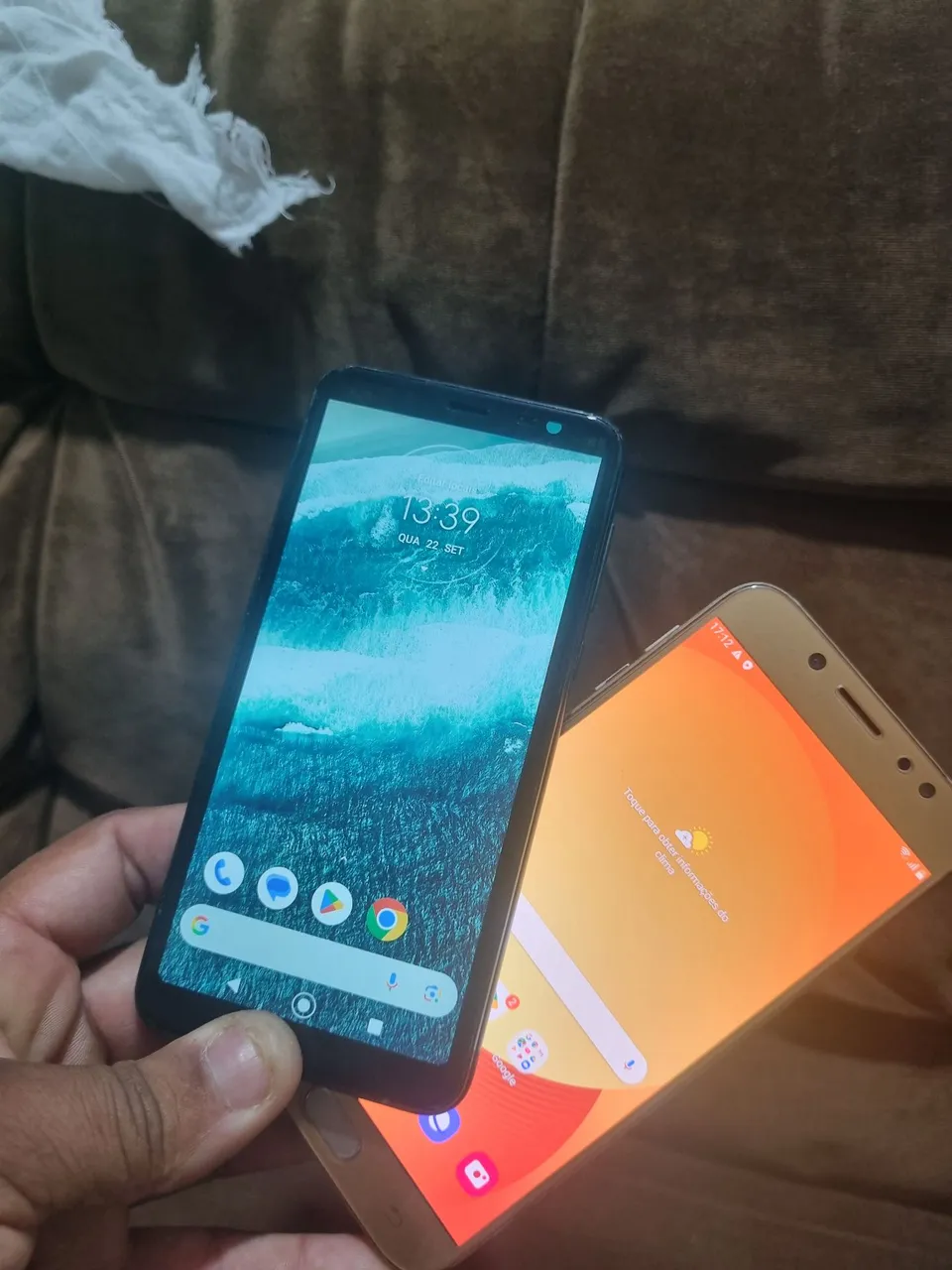 2 celular um j7pro ir um moto on 
