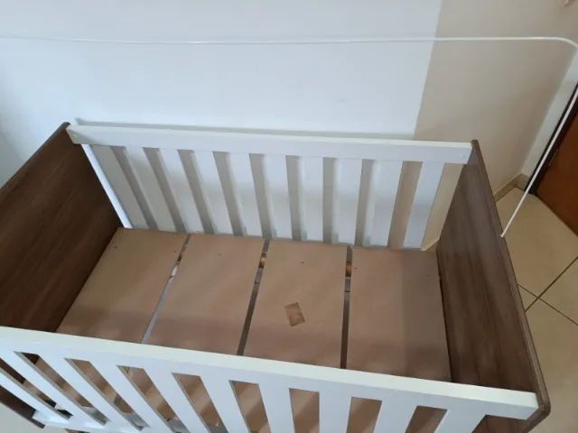 Berço com colchão novinho, vira sofá infantil - Foto 2