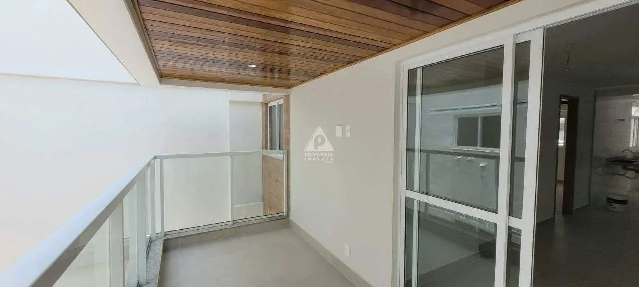 Ótimo Apartamento no Coração da Tijuca !!!