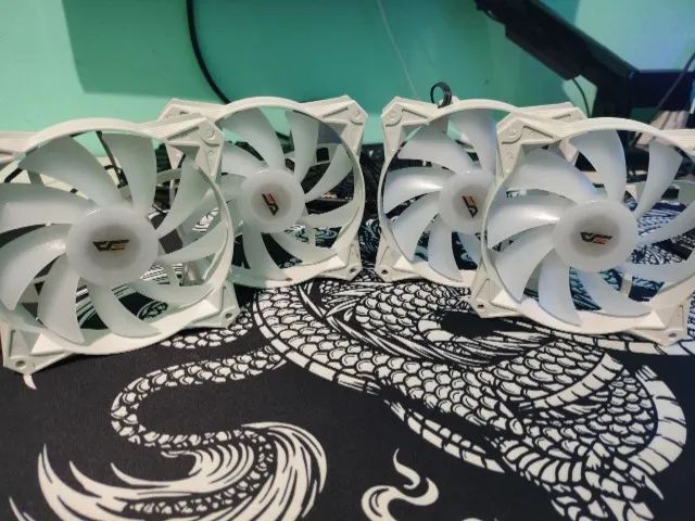 Kit 4 Fans coolers Aigo RGB para Gabinete