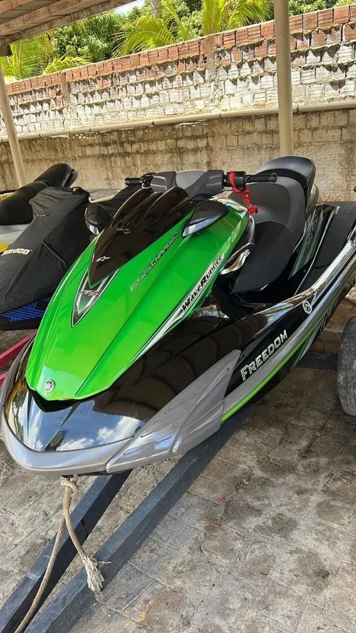 Vendo jet  Yamaha FZS SHO 1.8  - Foto 5
