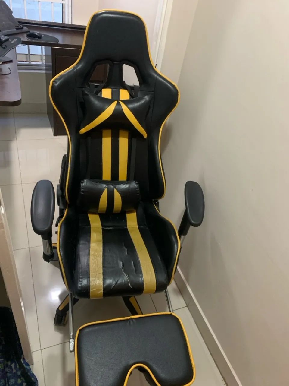 Cadeira Gamer c/ apoio para pé