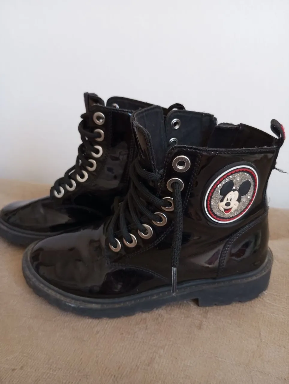 Bota Infantil Mickey - Brilhante e Charmosa!