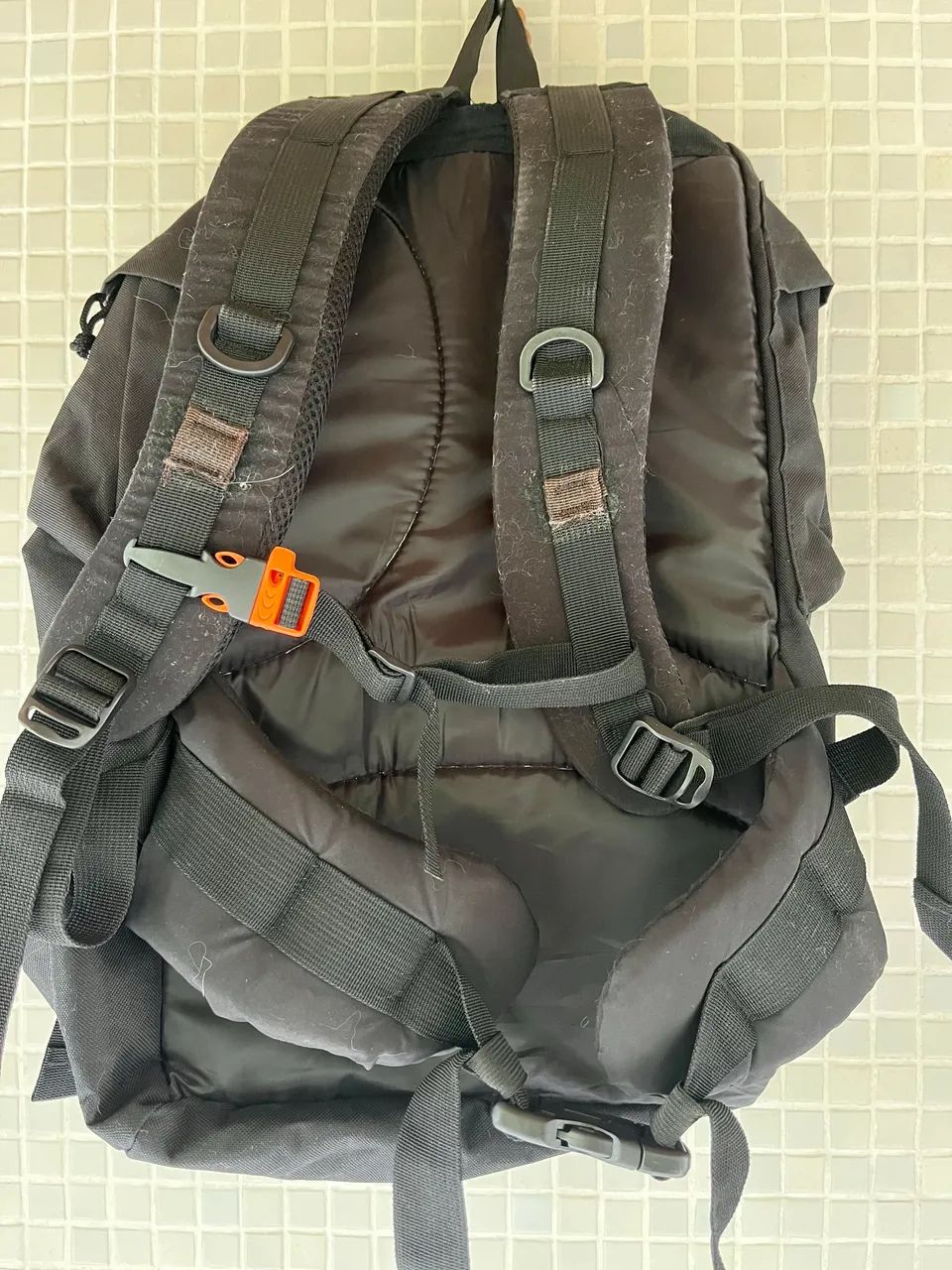 VENDO MOCHILA NTK NAUTIKA INTRUDER 45 L PRETA - Foto 2