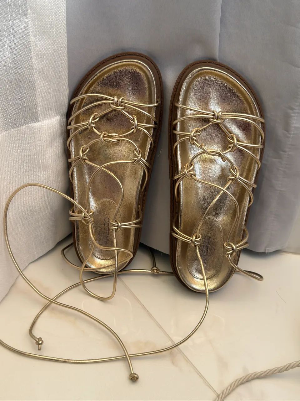 Papete dourada Arezzo 