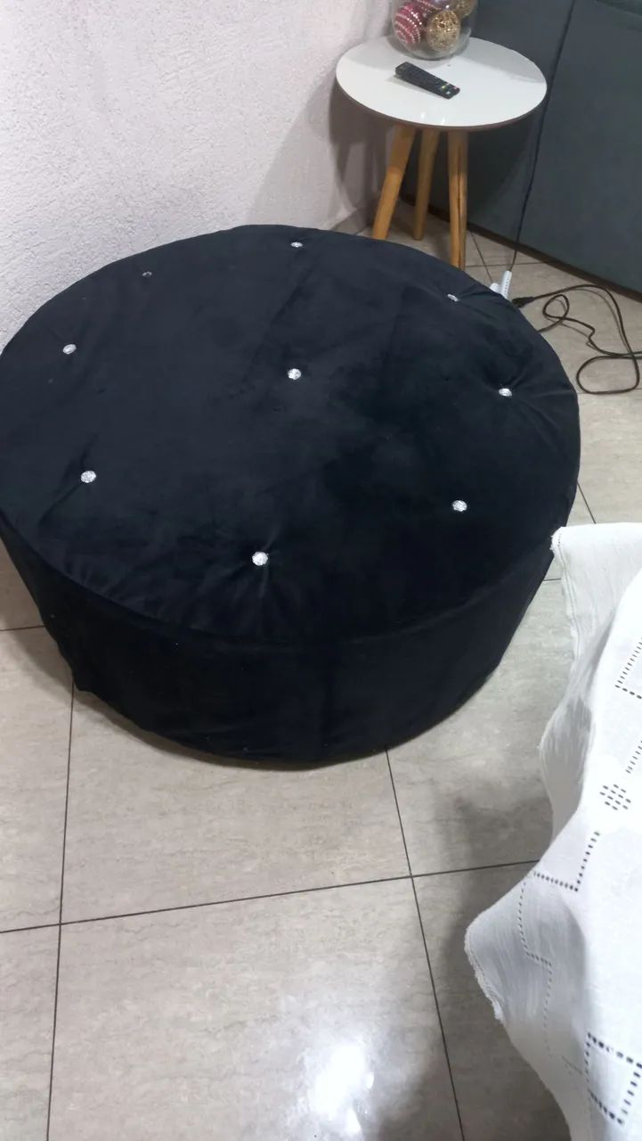 Large Round Pouf64960475271554120