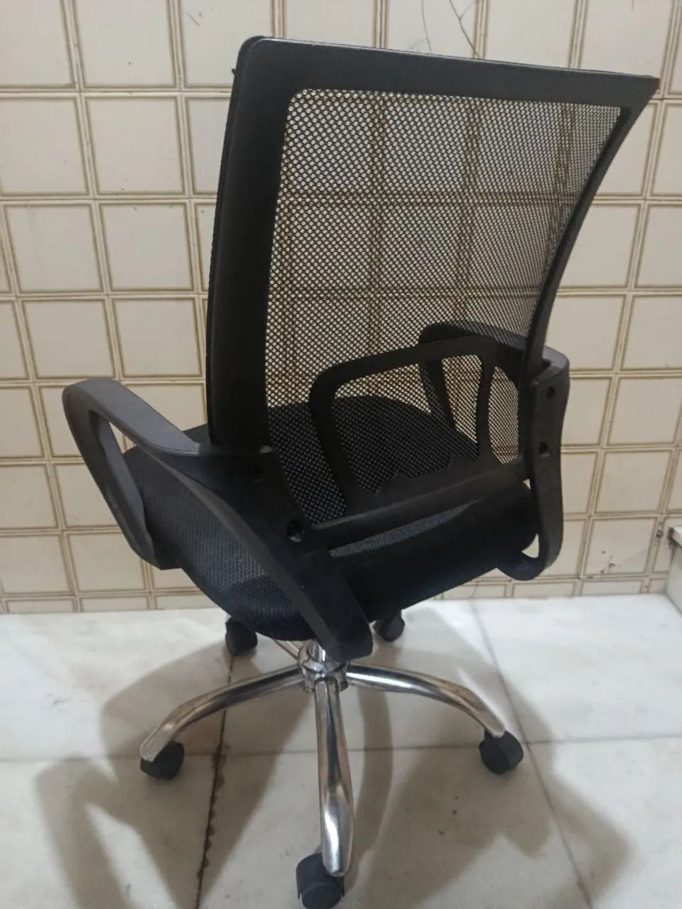 Cadeira de escritório giratória  - Foto 4