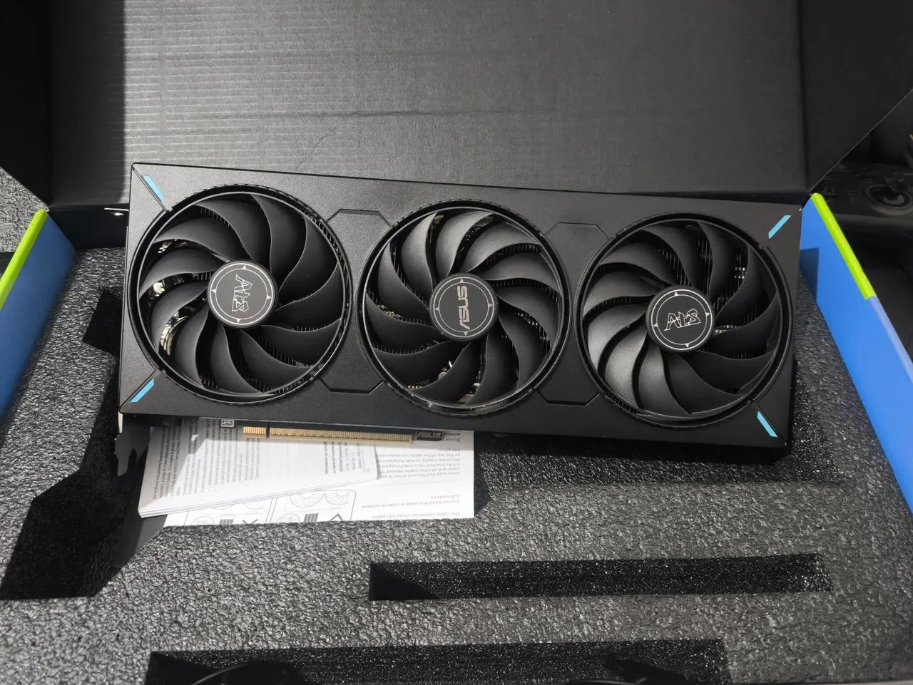 RTX 5070 atlas shark  - Foto 2