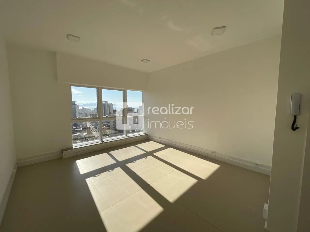 Sala comercial no bairro Estreito, Florianópolis - Foto 2