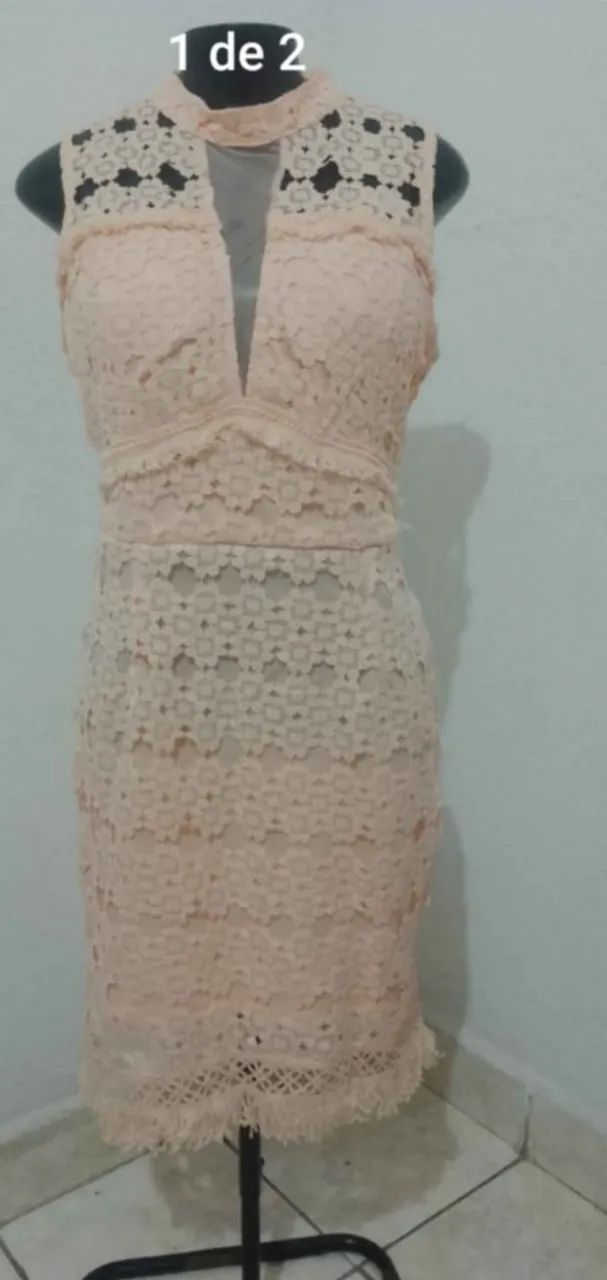 VESTIDO DE RENDA