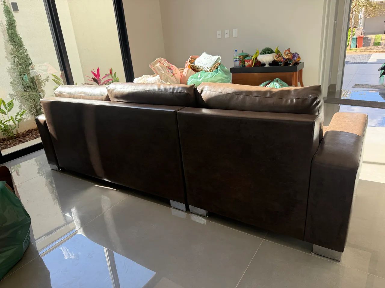 Sofá na cor marrom 2,90m - Foto 2
