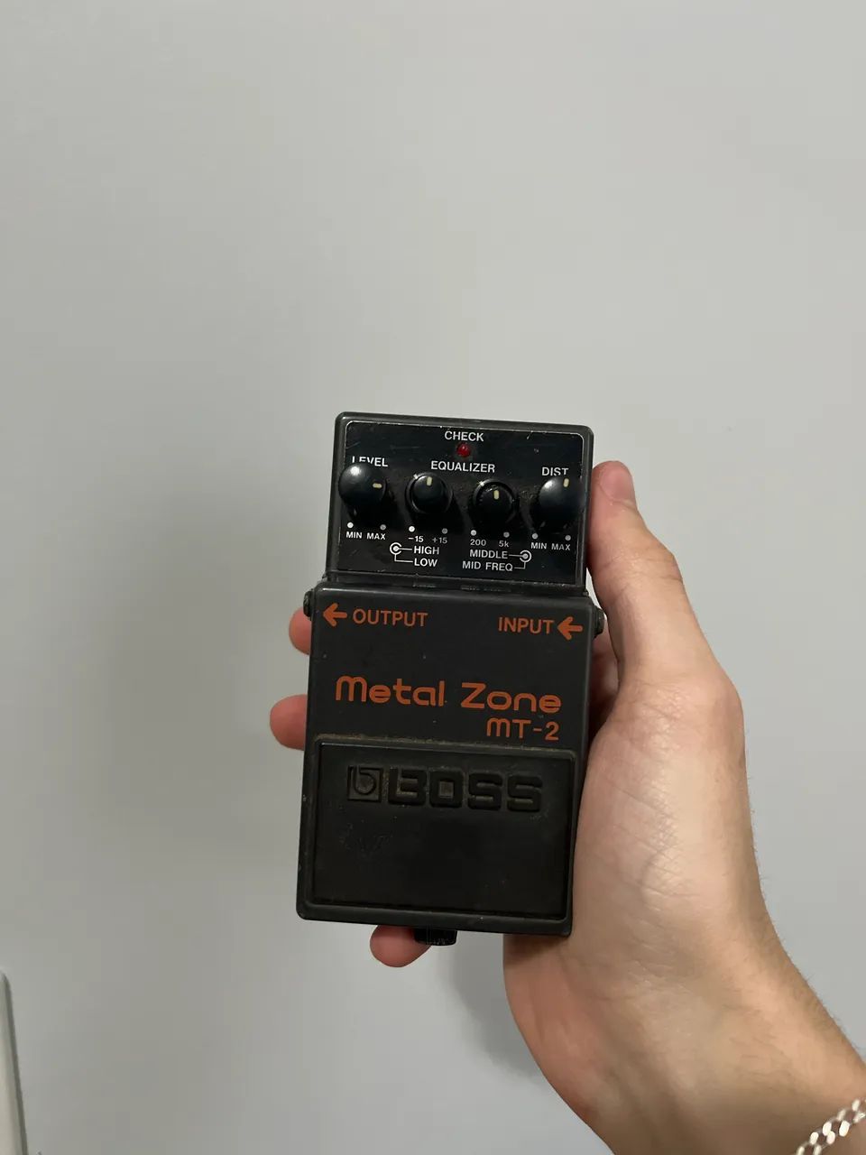 PEDAL BOSS METAL ZONE MT-2 - ORIGINAL - Instrumentos musicais