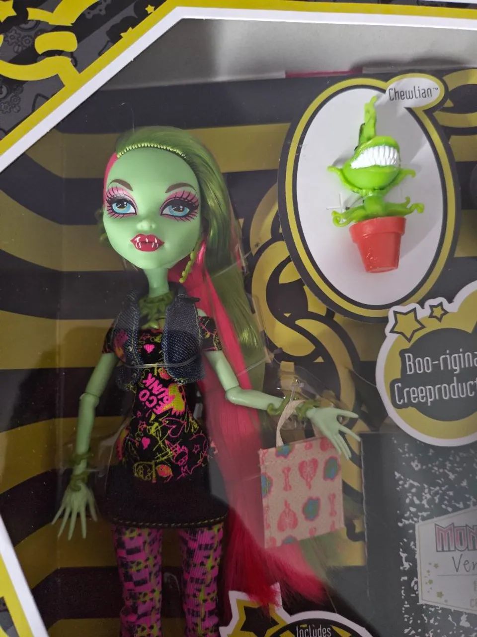 Boneca Monster High Venus McFlytrap Boo-riginal Creeproduction - Foto 3