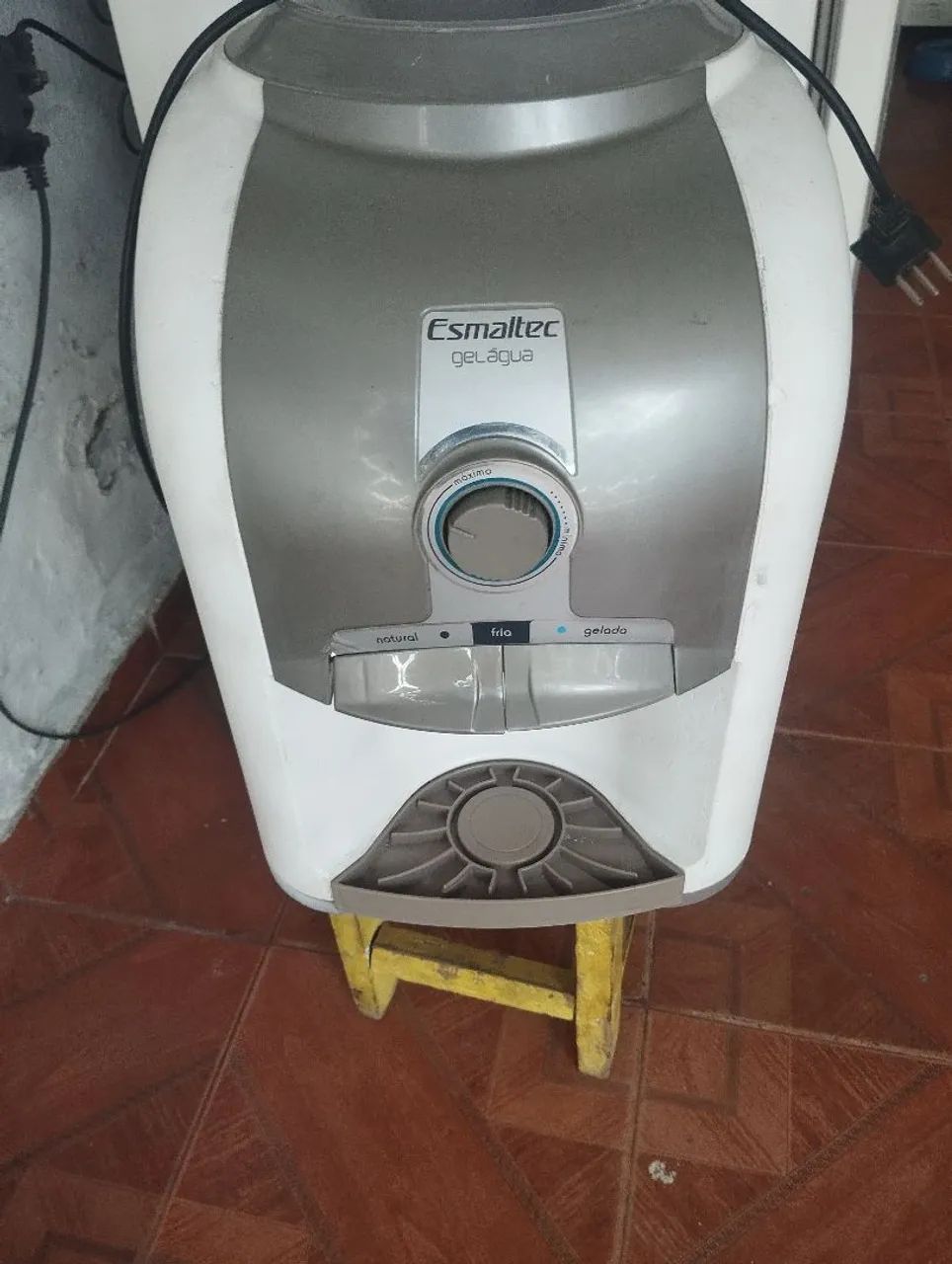 Vende-se gelagua funcionando perfeitamente 